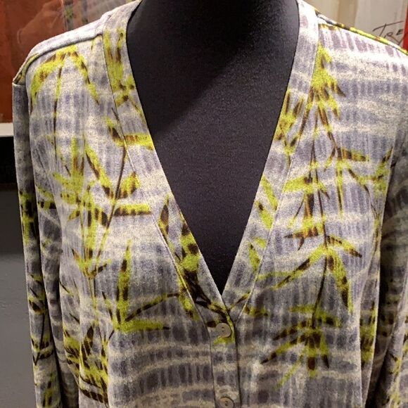 LOGO Lori Goldstein Gray/Chartreuse/Brown leaf print button front top. Large. - Picture 3 of 8